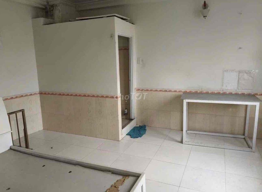 Bán gấp nhà:5,1(nở hậu 5,9)x10,5,3lầu hẻm391(3,5m),Huỳnh tấn phát,HCM