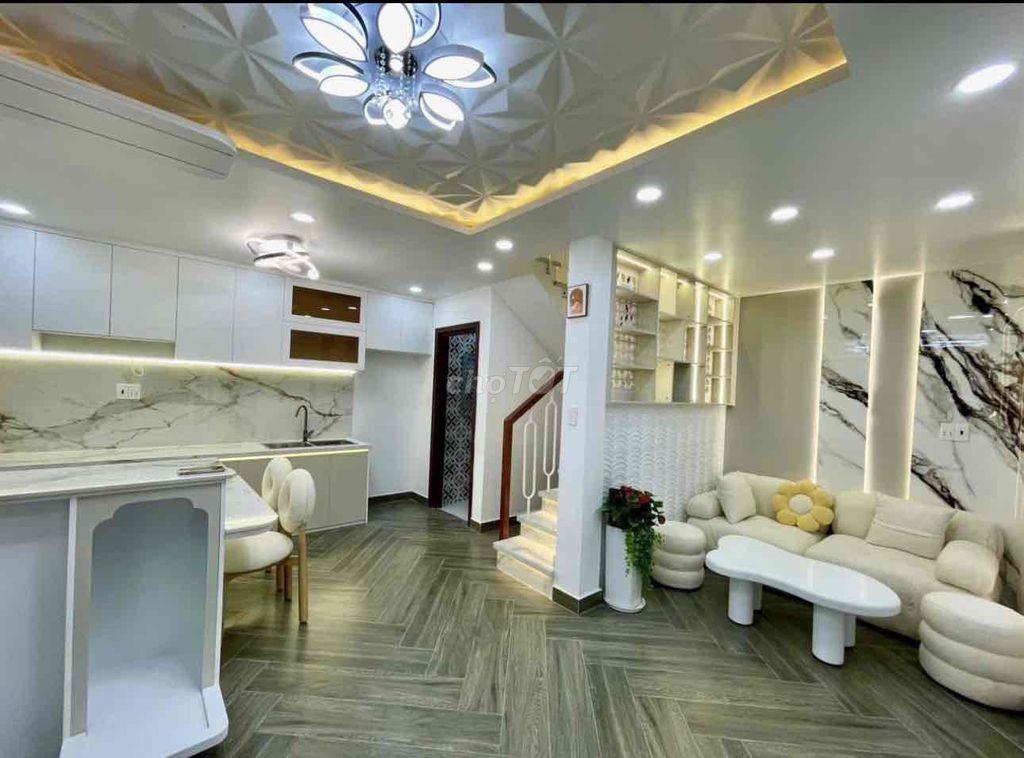Bán gấp nhà:6x5,5,1lầu,2PN,2WC hẻm 39,Lưu Trọng Lư,Tân Thuận,HCM city