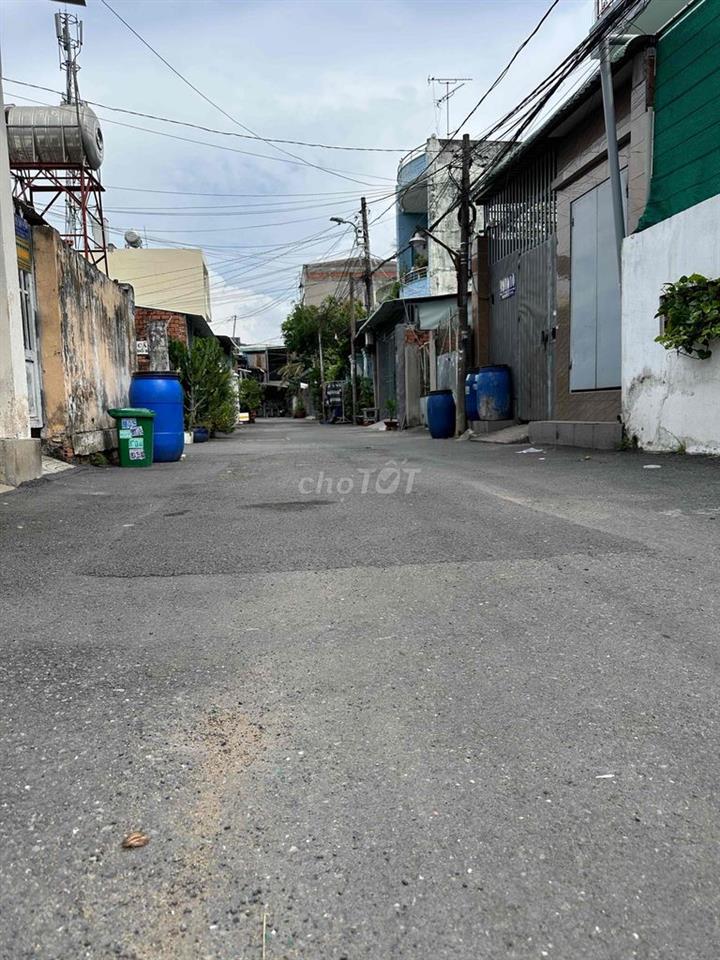Bán gấp nhà:4,3( nở hậu 12)x37,1lầu công nhận 300m2,Long Thạnh Mỹ,Q9