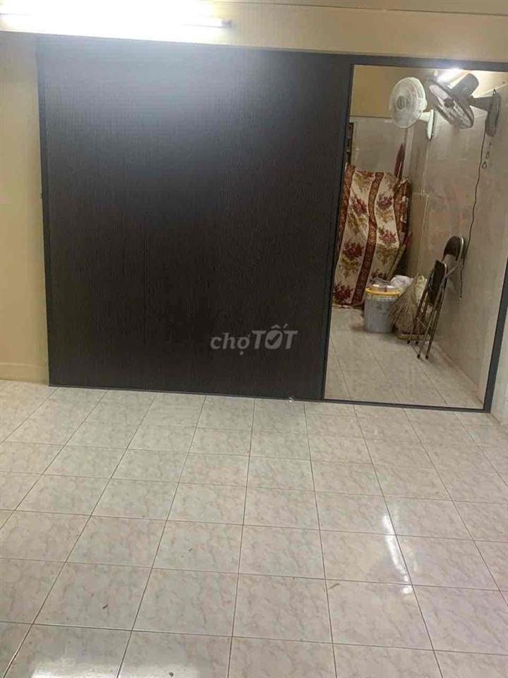 Bán gấp chung cư tầng trệt 92m2(hầm,lầu,lửng),đ.Tân vĩnh,p6,q4,HCM