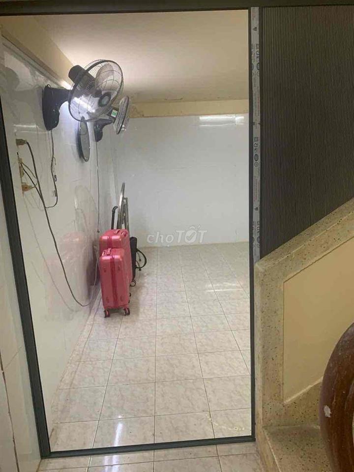Bán gấp chung cư tầng trệt 92m2(hầm,lầu,lửng),đ.Tân vĩnh,p6,q4,HCM