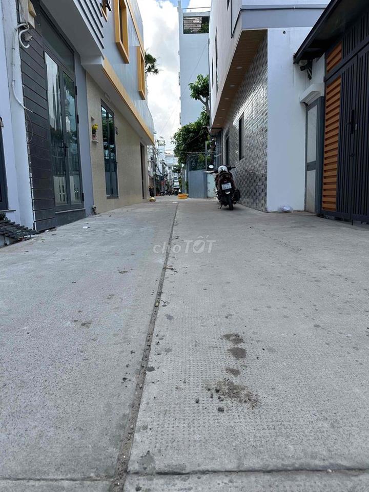 Bán nhà: 8x12, cấp bốn,hẻm 4m, đường 17,Tân thuận tây,Q7(củ)