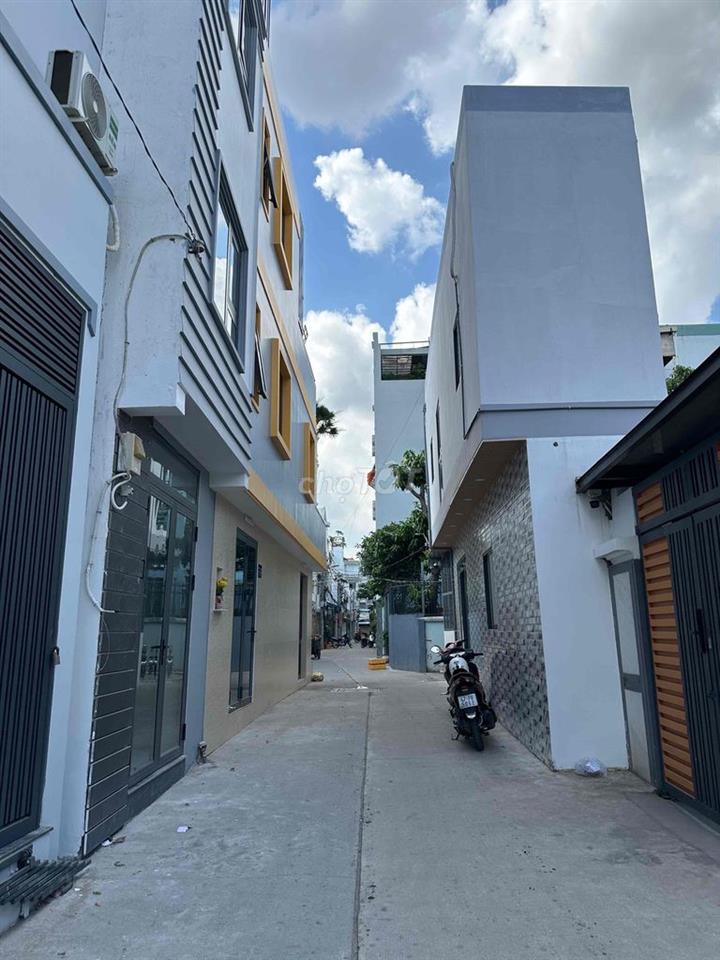 Bán nhà: 8x12, cấp bốn,hẻm 4m, đường 17,Tân thuận tây,Q7(củ)