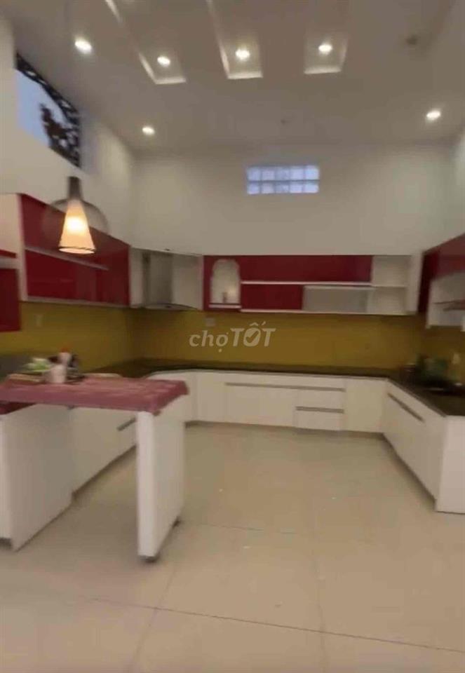 Bán gấp nhà: 9x22,3lầu hẻm 99(5m),Nguyễn Văn linh,tân thuận tây,Q7