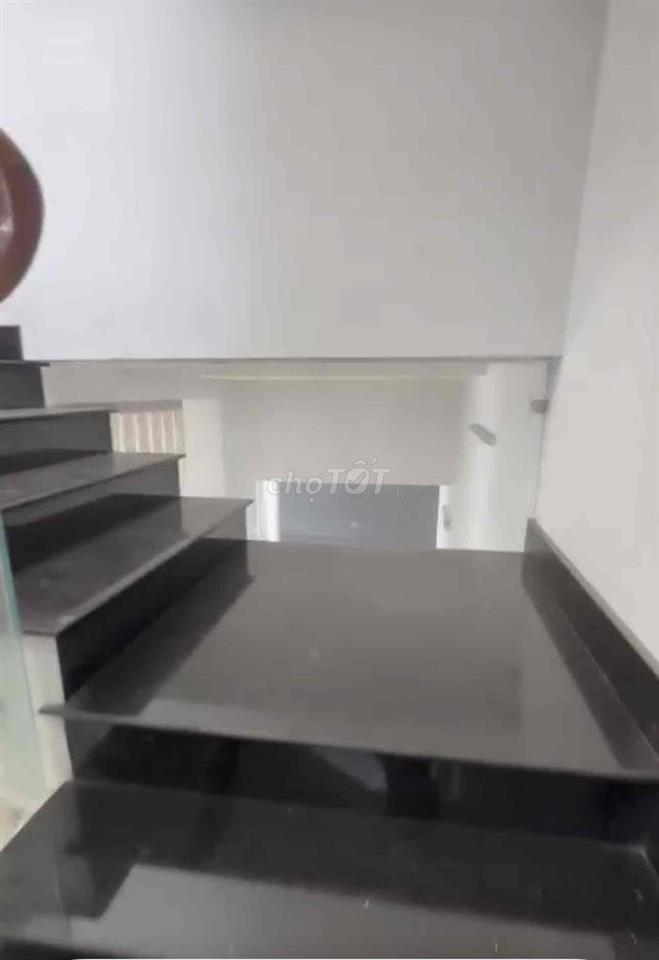 Bán gấp nhà: 9x22,3lầu hẻm 99(5m),Nguyễn Văn linh,tân thuận tây,Q7