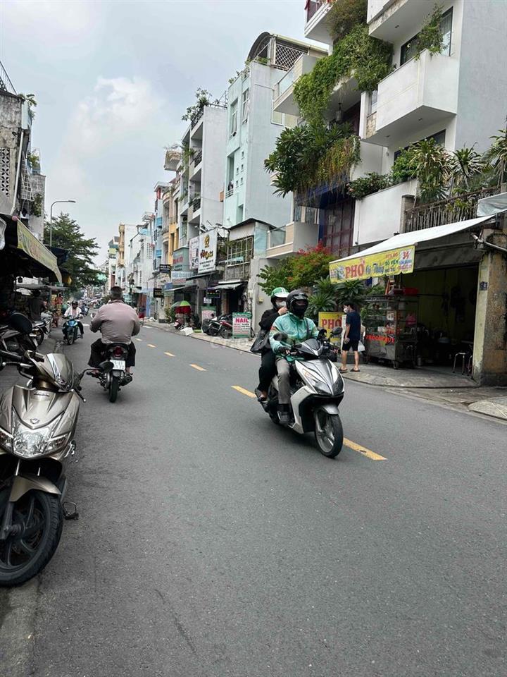 Bán gấp nhà:4x8,1lầu mặt tiển hẻm 158,Hoà Hưng,P13,Q10(củ),HCM