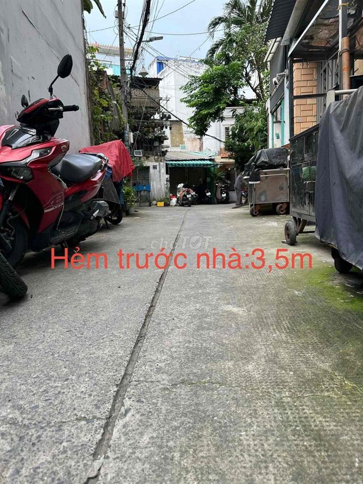 Bán gấp nhà 5 lầu lô nhì mặt tiền đường CMT8,p.10,q3(củ),HCM