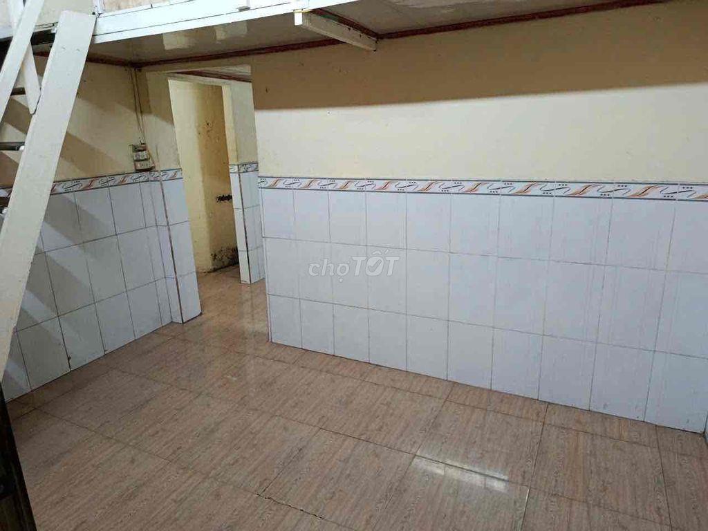 Bán gấp nhà cấp bốn :4,5x5,5 hẻm 266,Tôn đản,p.8,q4(củ)