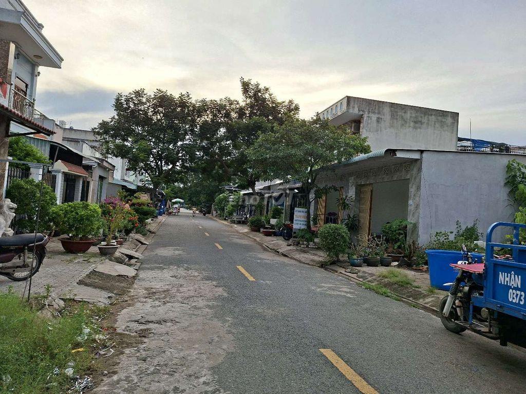 Bán nhanh đất thổ cư KDC Nam Sài Gòn Long Hậu đường thông 12m 