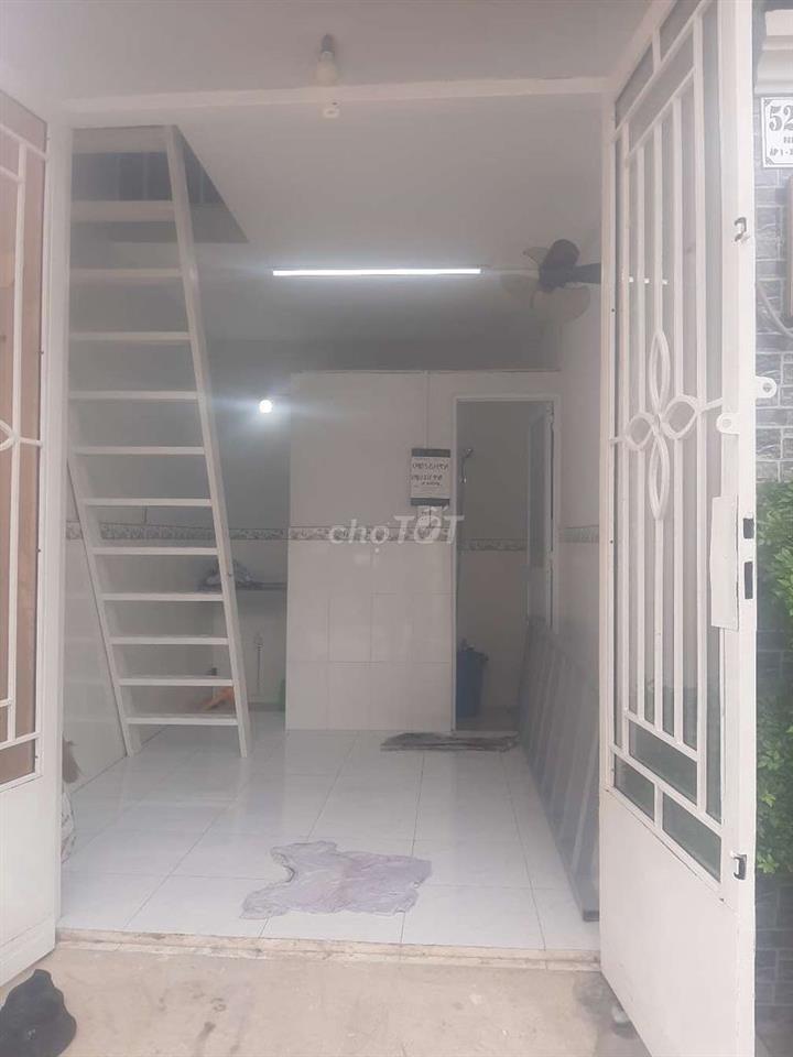 Bán gấp nhà , 1 lầu, hẽm xe hơi,  590 tr, Nguyễn Bình, Ng H Thọ.