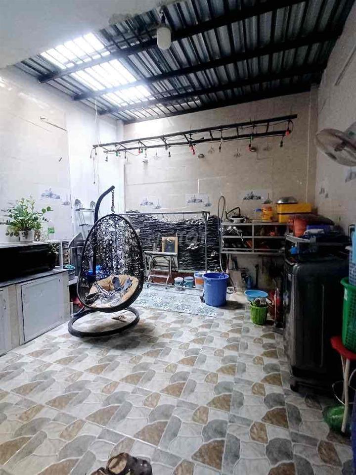 Bán gấp Nhà 4 tầng, DT 100m2, Ngang 4 hẻm xe hơi, sát Quận 7