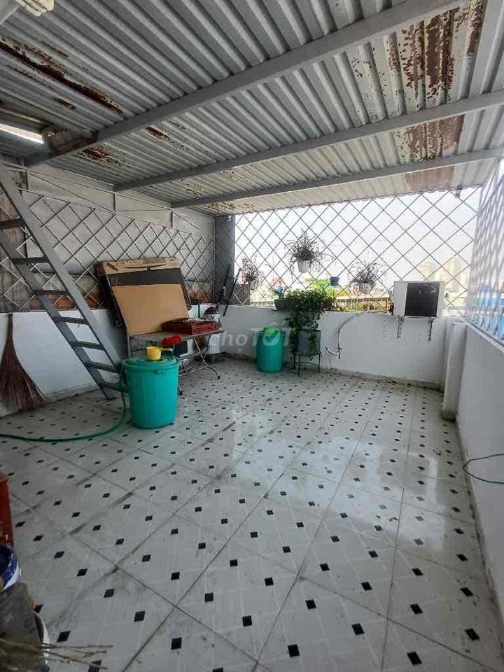 Bán gấp Nhà 4 tầng, DT 100m2, Ngang 4 hẻm xe hơi, sát Quận 7