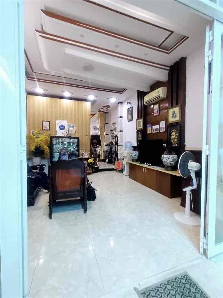 Bán gấp Nhà 4 tầng, DT 100m2, Ngang 4 hẻm xe hơi, sát Quận 7