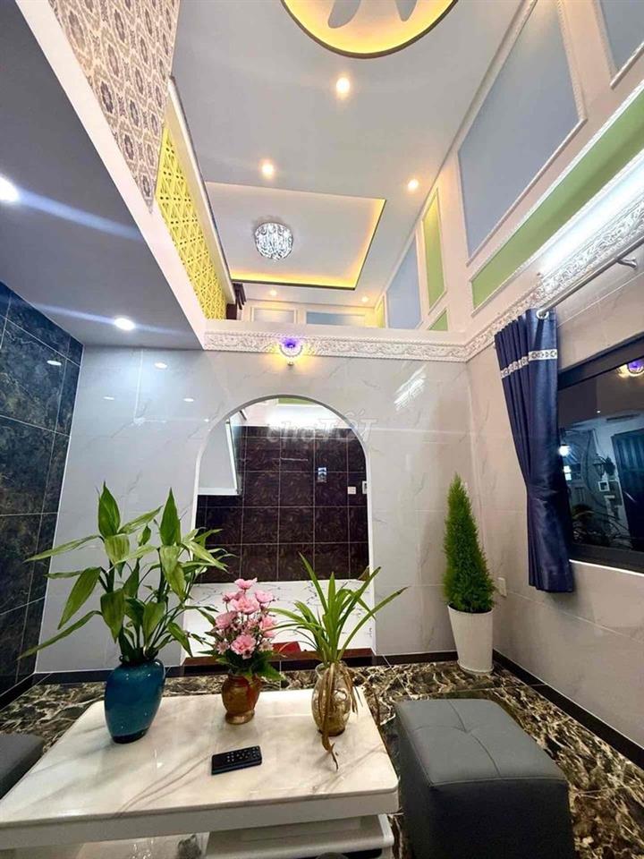 2 tầng BTCT, sát bên quận 7, DT 70m2, Ngang khủng 7m, 3PN, Nhỉh 4T