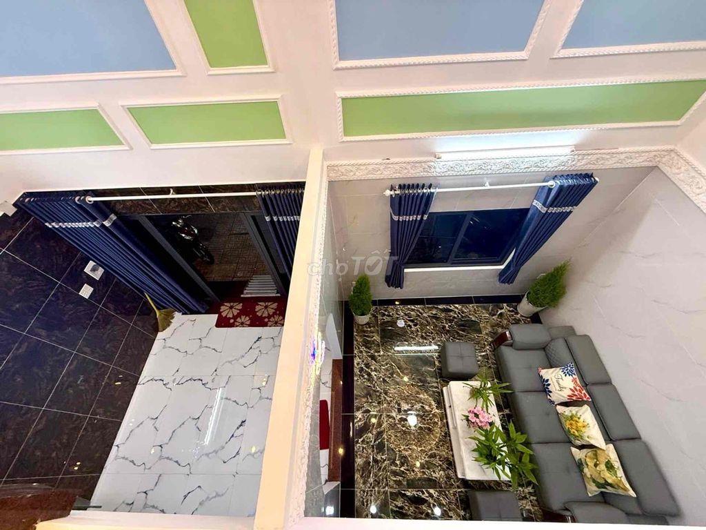 2 tầng BTCT, sát bên quận 7, DT 70m2, Ngang khủng 7m, 3PN, Nhỉh 4T