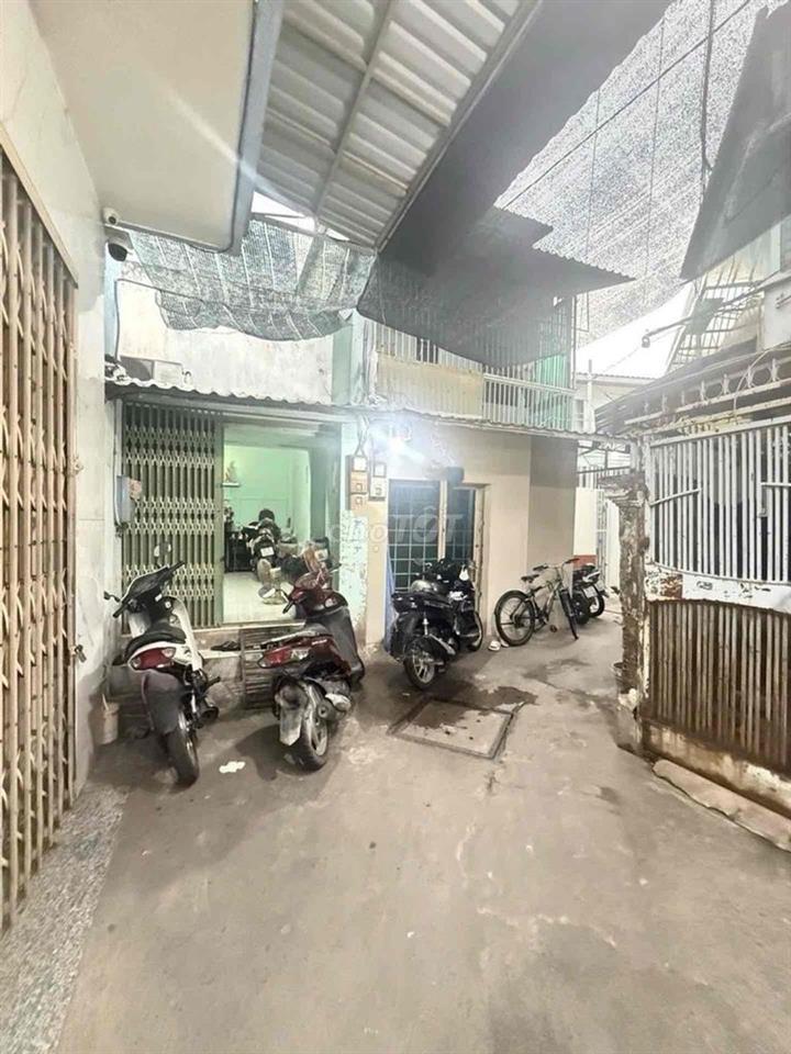 Nhà hẻm 1/ ngay ĐH Marketting Quận 7, Ngang 6m, Sổ riêng 2026