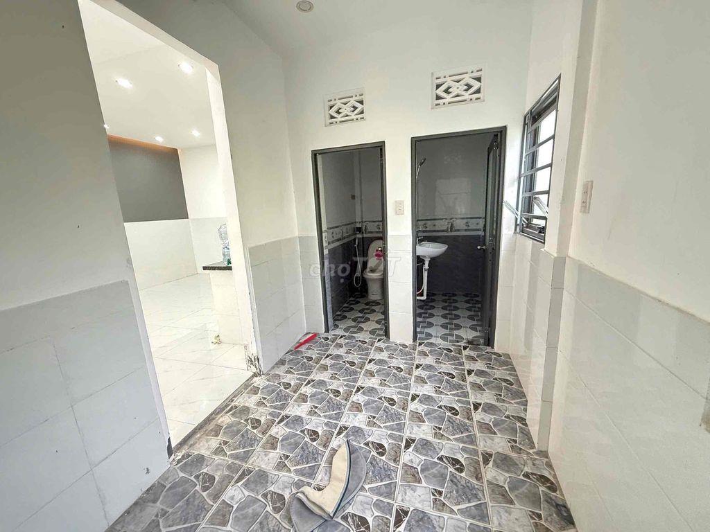 🌹🌹 CHO THUÊ NC 3PN 2WC - SẴN MÁY LẠNH - NHÀ MỚI Ở LIỀN 🌹🌹
