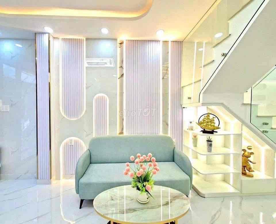 Nhà có sổ hồng Huỳnh Tấn Phát kế bên Q7