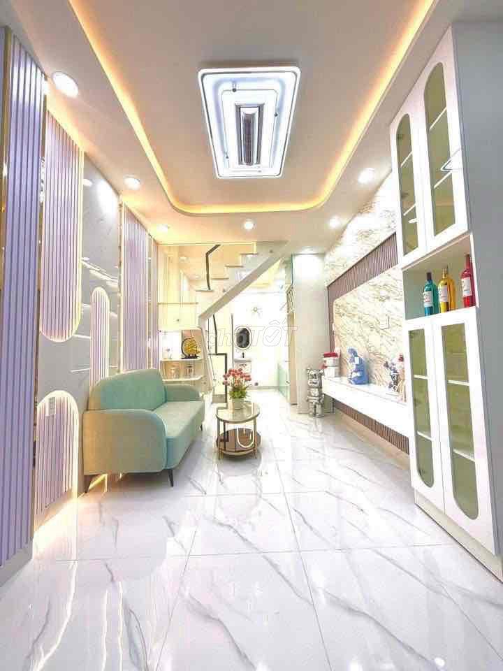Nhà có sổ hồng Huỳnh Tấn Phát kế bên Q7