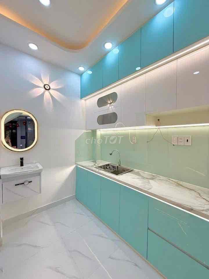 Nhà có sổ hồng Huỳnh Tấn Phát kế bên Q7