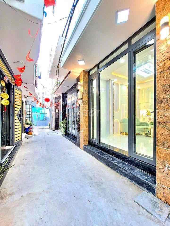 Nhà có sổ hồng Huỳnh Tấn Phát kế bên Q7