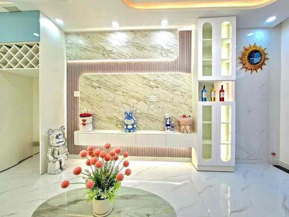 Nhà có sổ hồng Huỳnh Tấn Phát kế bên Q7