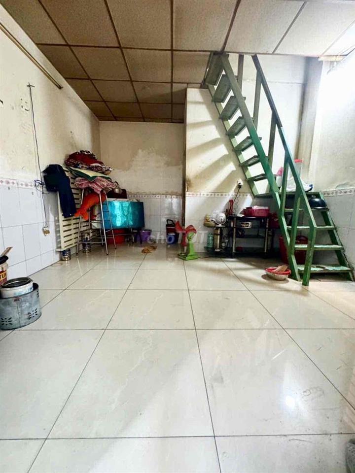Nhà sổ hồng riêng 2,15 tỷ hỗ trợ vay Huỳnh Tấn Phát Kế Q7