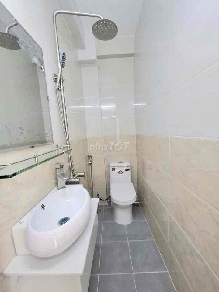 Nhà hẻm xe hơi sổ hồng chỉ 2,15 tỷ Huỳnh Tấn Phát - Q7