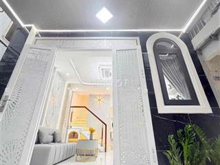 Nhà mới Huỳnh Tấn Phát kế Q7