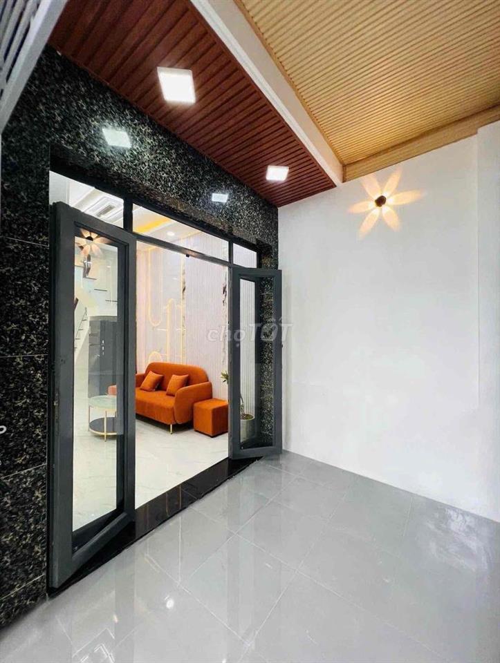 Bán nhà 2 lầu Huỳnh Tấn Phát Q7
