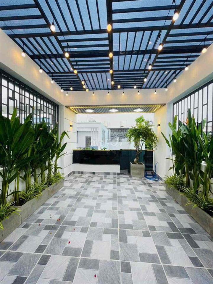Nhà mới sổ hồng cầm tay Phước Kiển sát Q7
