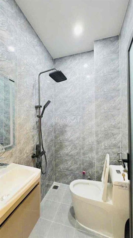 Nhà mới sổ hồng cầm tay Phước Kiển sát Q7
