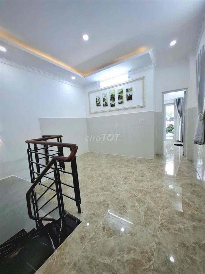 Nhà có pn duới đất Huỳnh Tấn Phát kế Q7