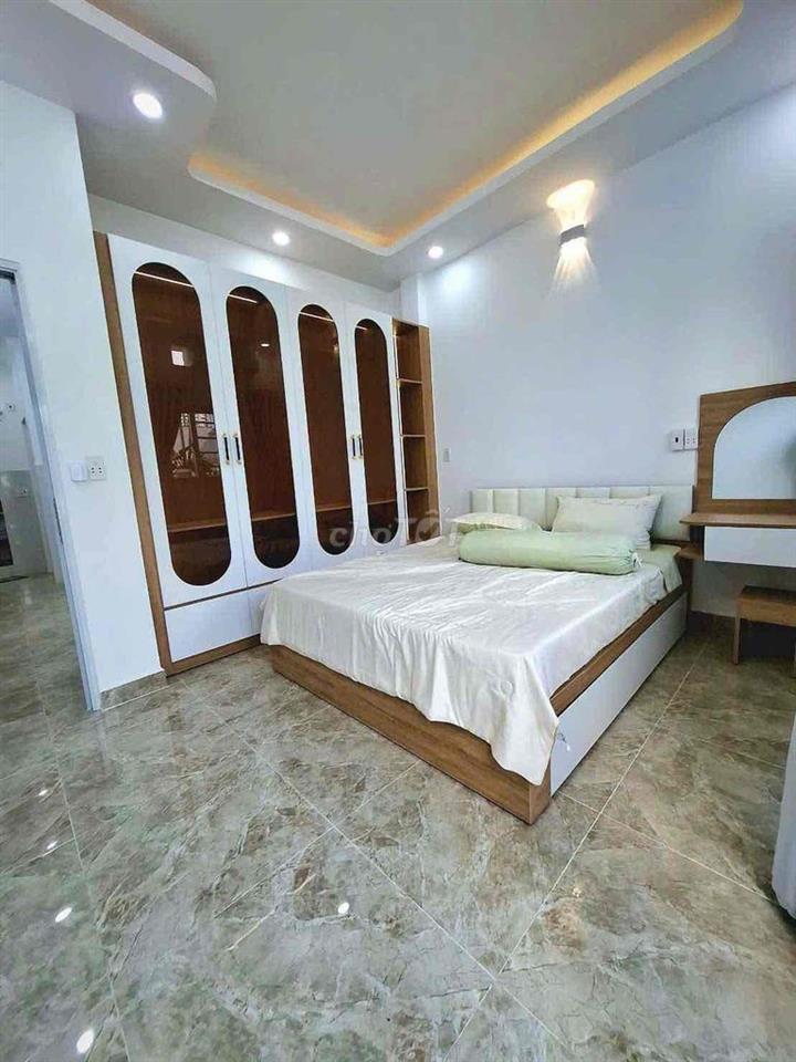 Nhà có pn duới đất Huỳnh Tấn Phát kế Q7