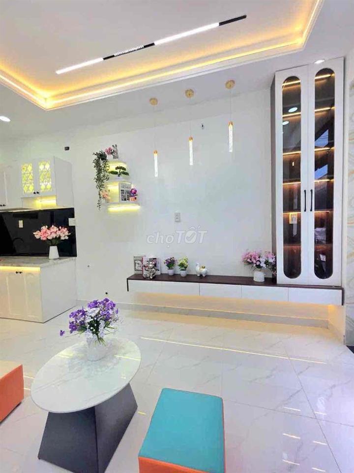 Bán nhà 2 lầu Gần cầu Phú Xuân sát Q7