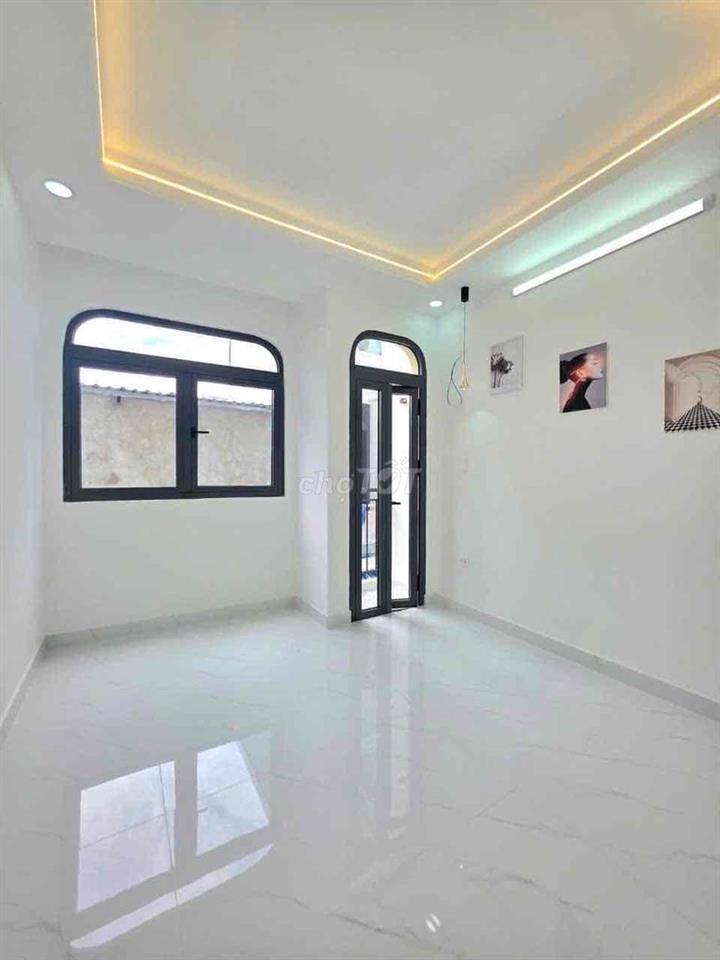 Bán nhà 2 lầu Gần cầu Phú Xuân sát Q7
