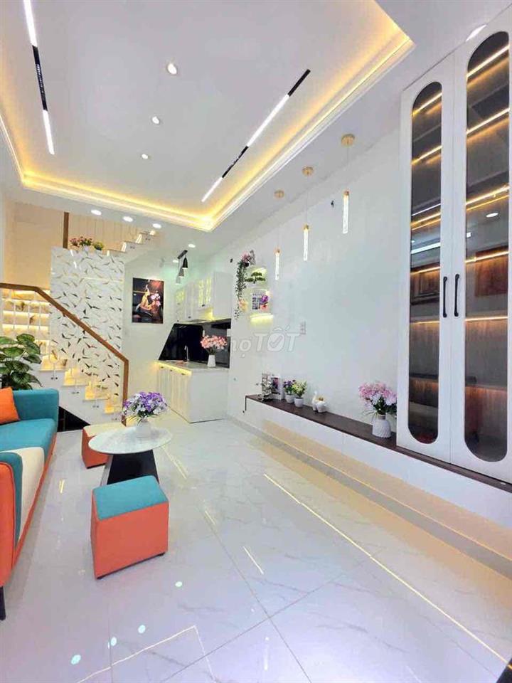 Bán nhà 2 lầu Gần cầu Phú Xuân sát Q7
