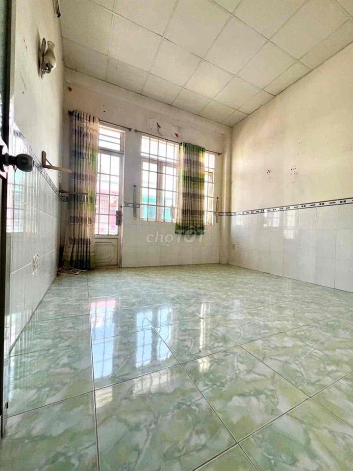 Nhà cũ có sổ hồng Huỳnh Tấn Phát Nhà Bè