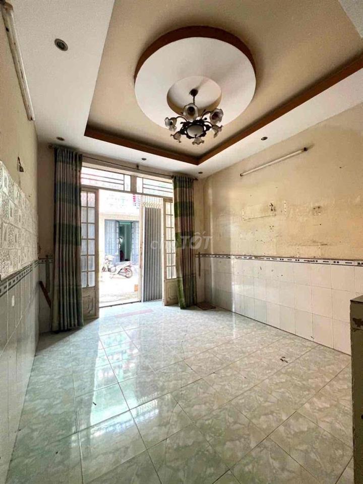 Nhà cũ có sổ hồng Huỳnh Tấn Phát Nhà Bè