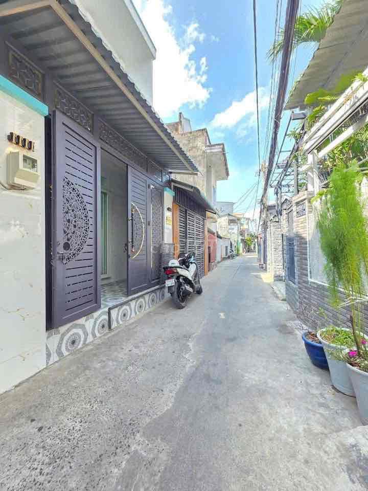 Nhà mặt tiền hẻm Huỳnh Tấn Phát Nhà Bè