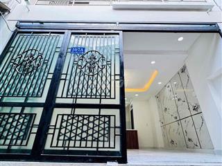Nhà mới Huỳnh Tấn Phát kế bên Q7
