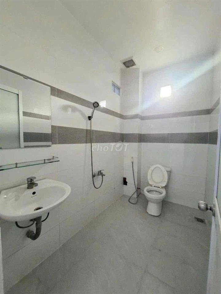 Nhà hẻm xe hơi 5x20 Nguyễn Văn Tạo Nhà Bè