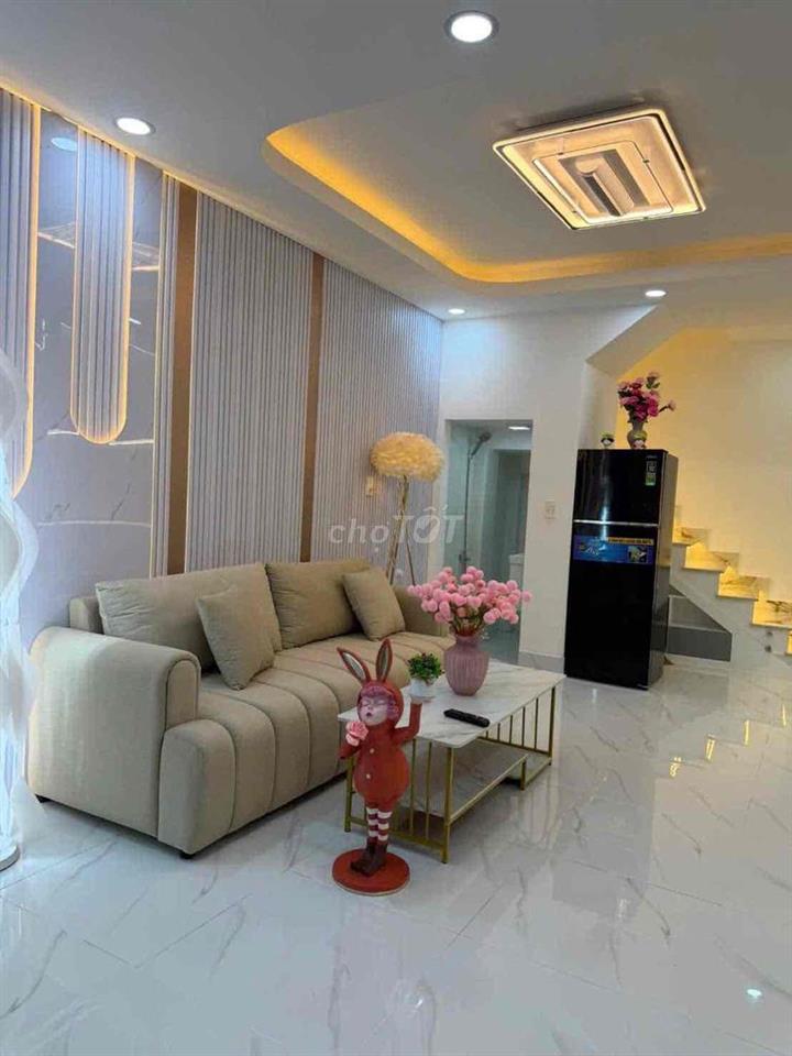 Nhà 3 Lầu có sổ hồng Q7