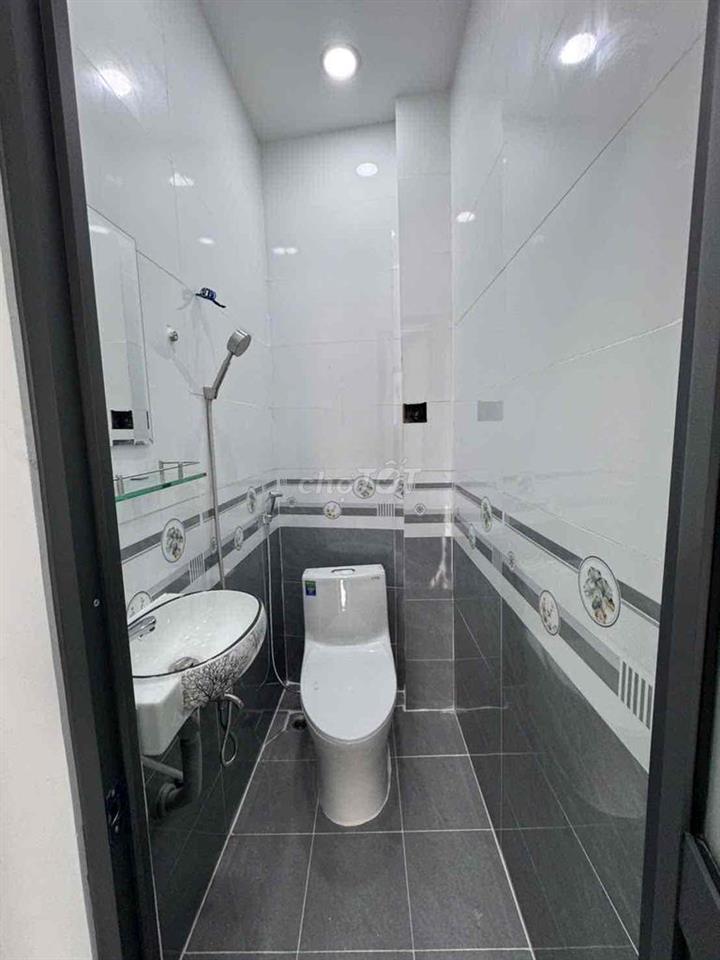 Ban nhà mới xây Huỳnh Tấn Phát Nhà Bè