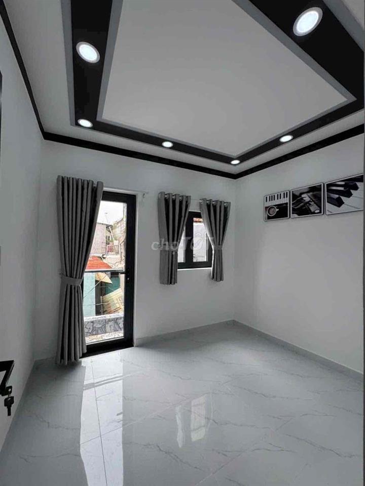 Ban nhà mới xây Huỳnh Tấn Phát Nhà Bè
