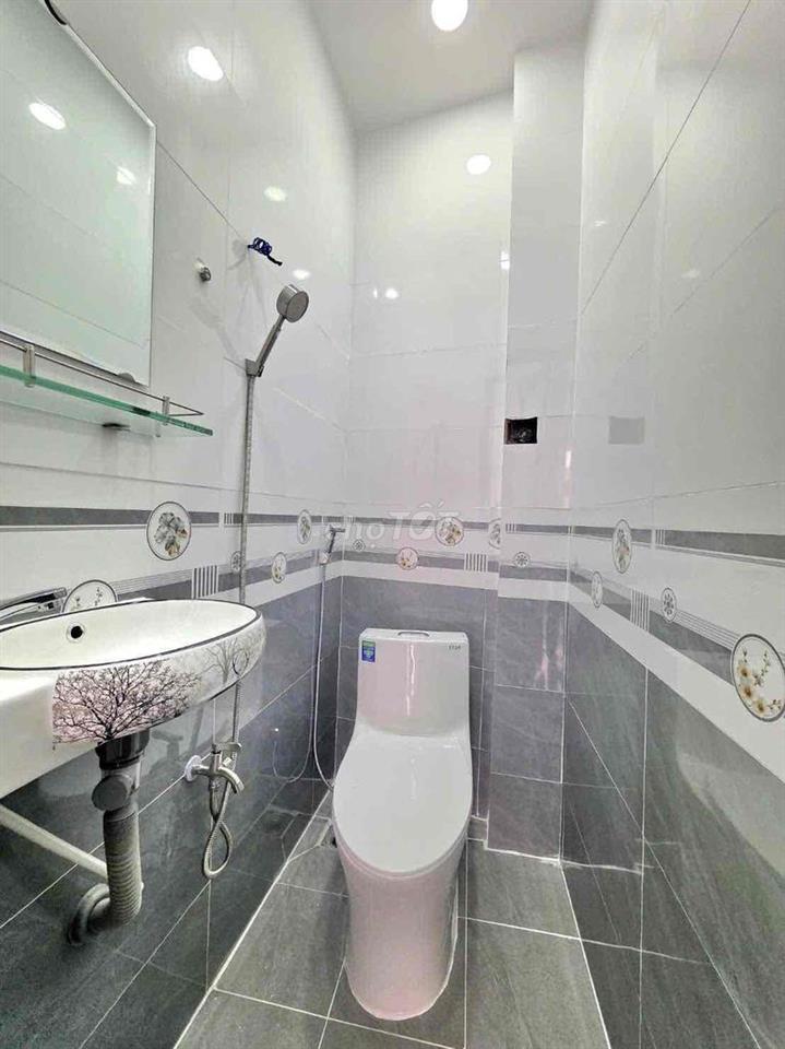 Bán nhà mới xây Huỳnh Tấn Phát kế Q7