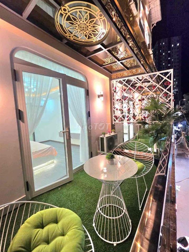 Nhà có sổ hồng gần sát đường Huỳnh Tấn Phát Q7