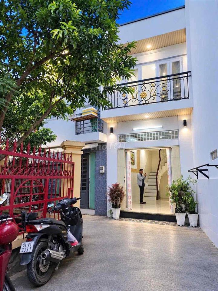 Nhà 3phòng ngủ Huỳnh Tấn Phát gần cầu Phú Xuân