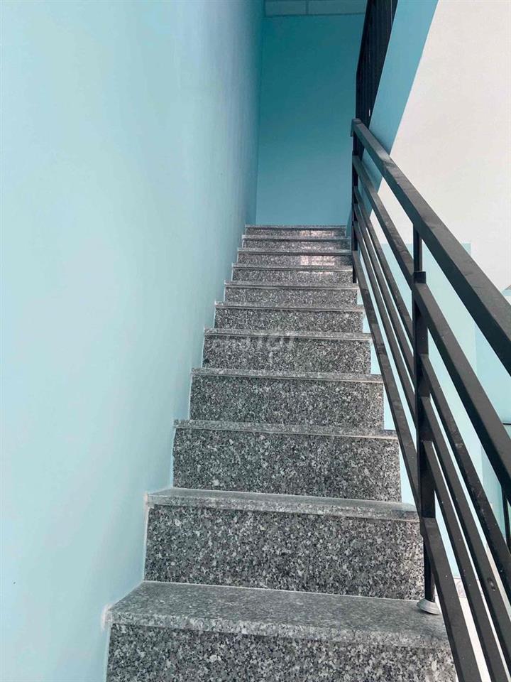 nhà 1 trệt 1 lầu  long hậu giáp nhà bè