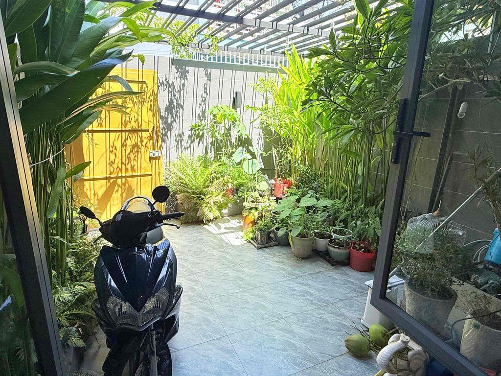 Bán gấp nhà 2 mặt tiền hẽm TT Nhà Bè